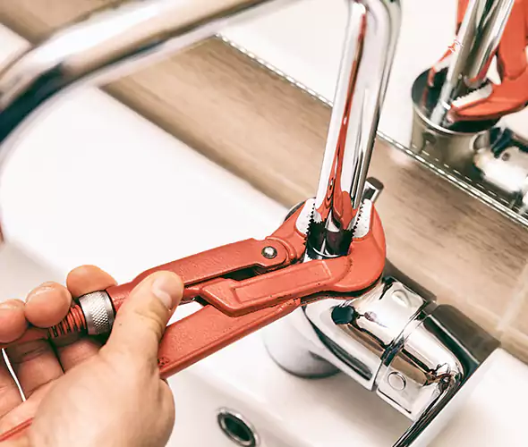 Expert Leak Repair Plumber in Carnot-Moon, PA